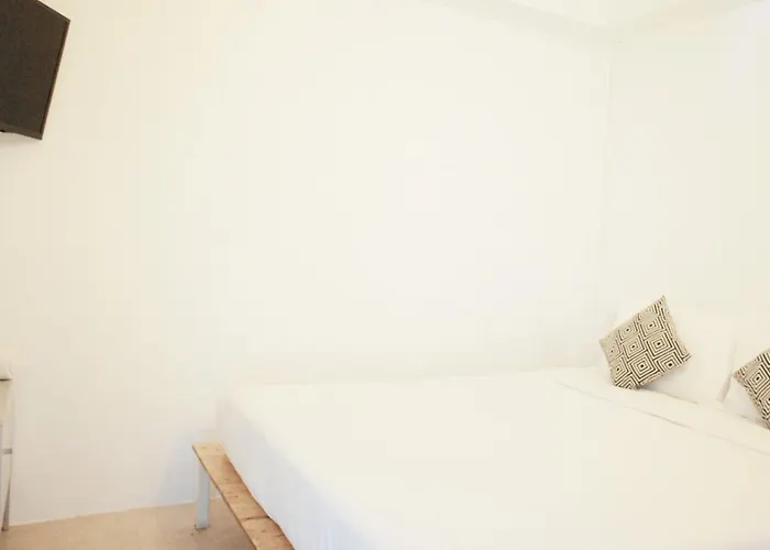 Green Sleep Hostel